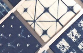 tavole-blu-a-righe-di-shibori