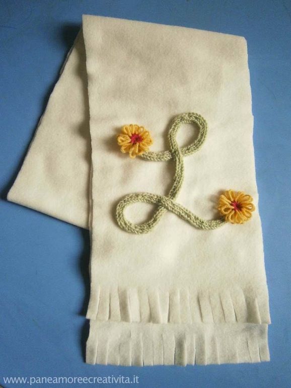 sciarpa decorata con tricotin