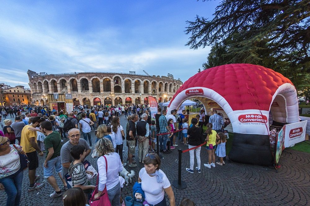 Mondo Convenienza Vinci Il Pallone E Scopri Come Arredare Casa Risparmiando Pane Amore E Creativita